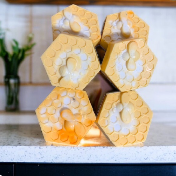 Hand Crafted Oatmeal Honey & Milk Soap Bar - Picture 3 of 7